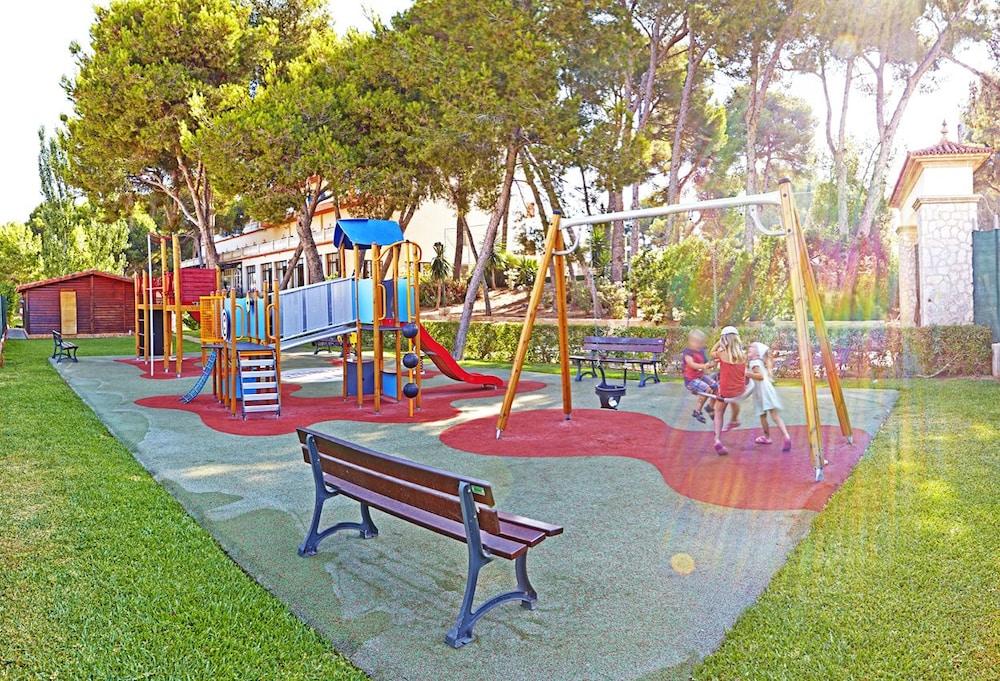 Sahara Nubia Gobi Hotel Ses Cadenes Ngoại thất bức ảnh Playground in the park