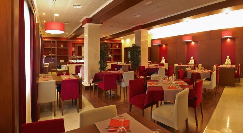 Sahara Nubia Gobi Hotel Ses Cadenes Ngoại thất bức ảnh Interior of a restaurant